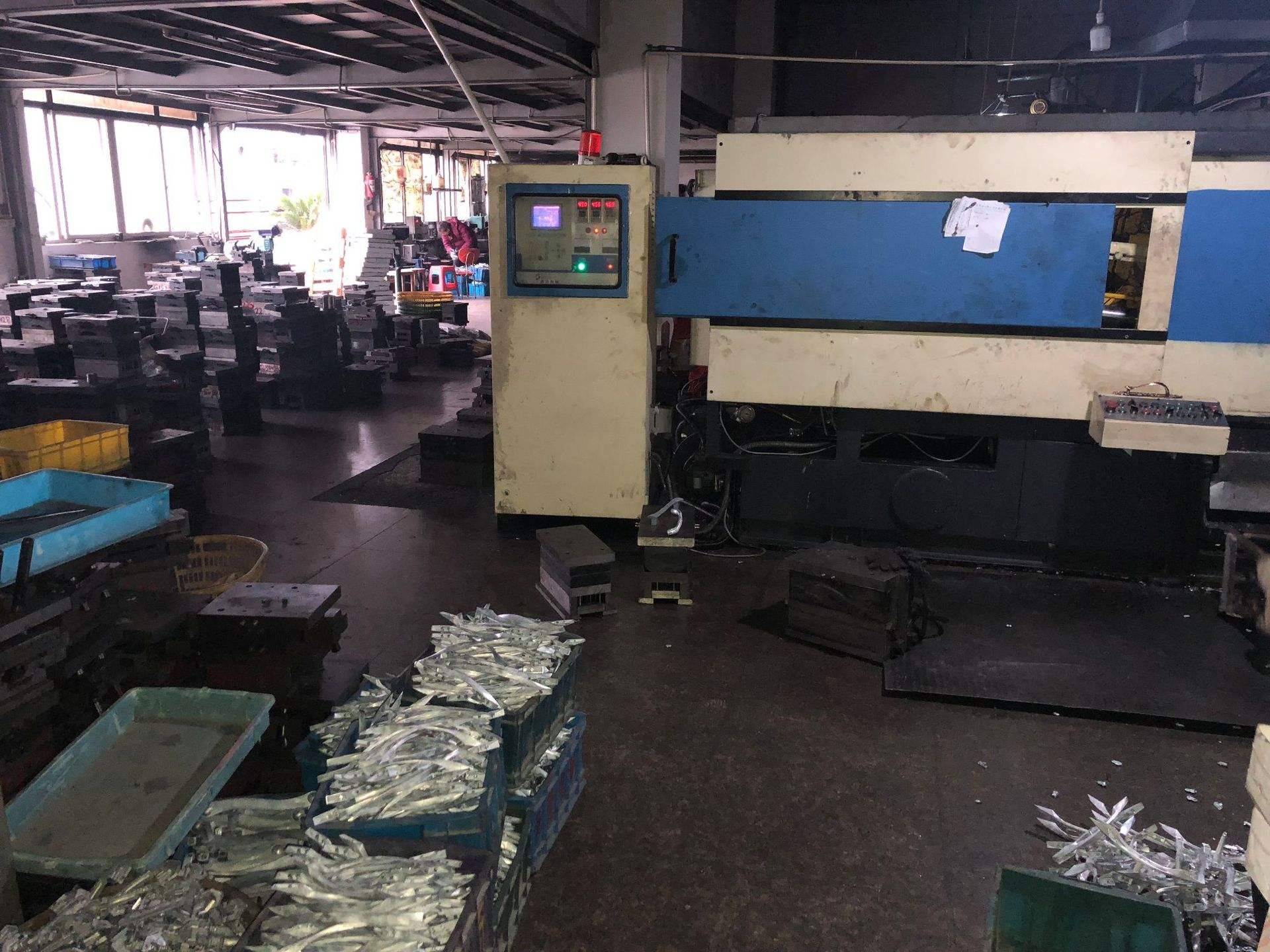 廠家供應(yīng)鋁合金壓鑄實(shí)心抽屜拉手 簡(jiǎn)約大方五金家具 櫥柜把手批發(fā)-阿